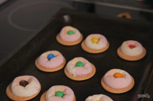 Печенье с маршмеллоу и "M&M's" - фото шаг 3