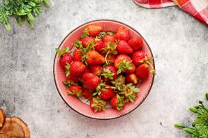 Клубника протертая с сахаром - фото шаг 2