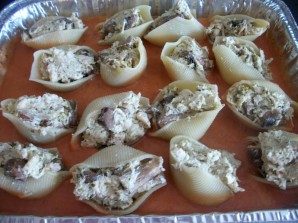 Макароны, фаршированные курицей и грибами - фото шаг 4