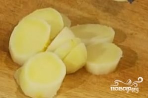Тушеная картошка с ребрышками - фото шаг 2