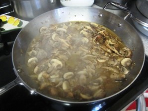 Жареные грибы с макаронами - фото шаг 8