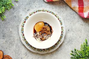 Новогодний салат с креветками - фото шаг 9