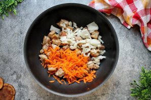 Капуста со свининой - фото шаг 4