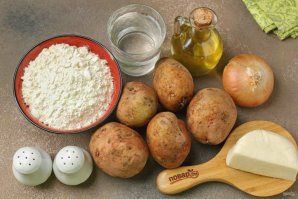 Хинкали с картофелем и сыром "Сулугуни" - фото шаг 1