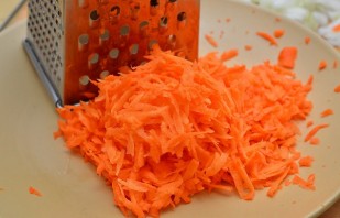 Простой салат из моркови - фото шаг 1