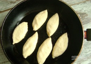 Пирожки с рисом из дрожжевого теста - фото шаг 10