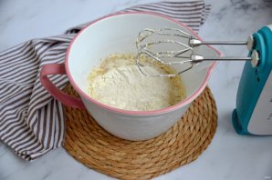 Кекс с финиками и бананом - фото шаг 8