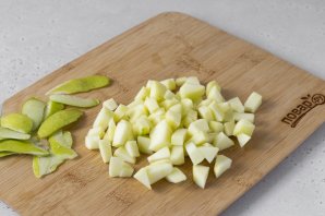 Салат с огурцом, яблоком и сельдереем - фото шаг 4