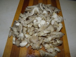 Салат с кальмарами и грибами - фото шаг 1