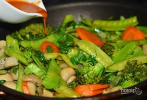 Жареные овощи с острым соусом - фото шаг 6