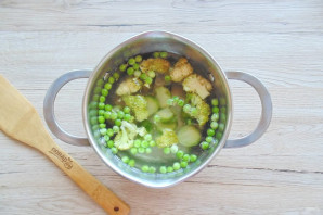 Суп с брюссельской капустой и брокколи - фото шаг 5