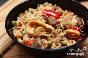 Рис со свининой, омлетом и овощами - фото шаг 6