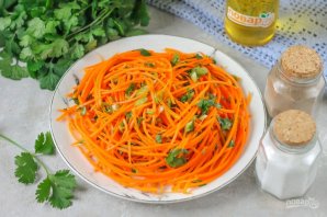 Салат из свежей моркови с кинзой - фото шаг 5