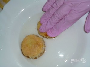 Бисквитные пирожные с кремом - фото шаг 10