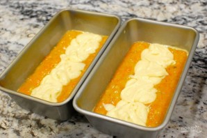 Морковный пирог с начинкой из сливочного сыра - фото шаг 9