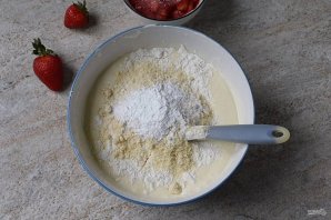Клубничные маффины - фото шаг 6