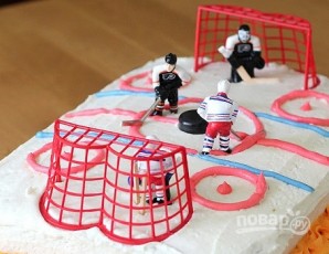 Торт с хоккейной тематикой - фото шаг 6