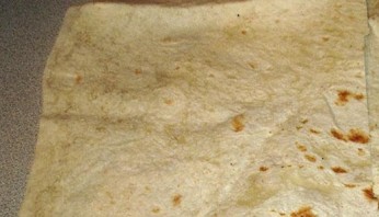 Лаваш с колбасой и сыром - фото шаг 2