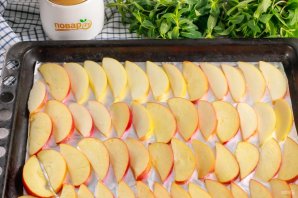 Сушеные яблоки в духовке - фото шаг 4