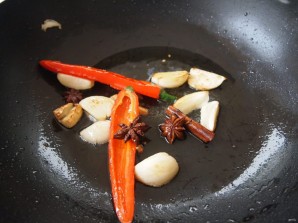 Курица с грибами в соевом соусе - фото шаг 2