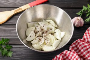 Шашлык свиной на кефире - фото шаг 2