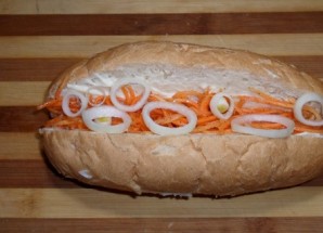 Хот-дог с корейской морковкой - фото шаг 4