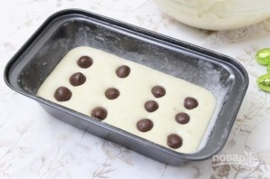 Пасхальный кекс с шоколадными яйцами - фото шаг 6