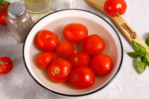 Лосось в томатном соусе - фото шаг 2