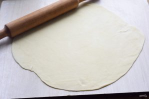 Слоеные лепешки с луком на сковороде - фото шаг 6