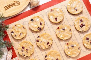 Новогоднее печенье с клюквой - фото шаг 7