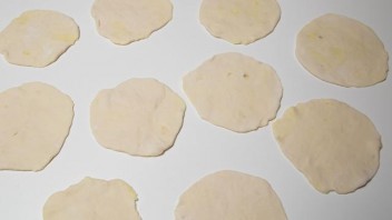 Бездрожжевые жареные пирожки с картошкой - фото шаг 8
