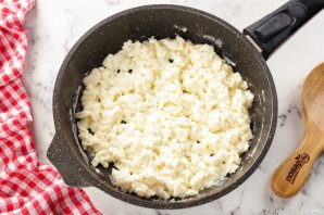 Яичница-болтунья - фото шаг 11