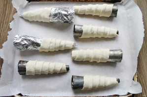 Слоеные трубочки со взбитыми сливками - фото шаг 4