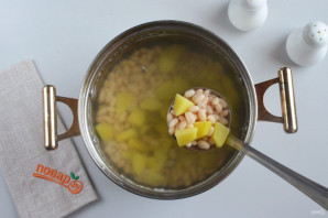Суп с фасолью и огурцами - фото шаг 9