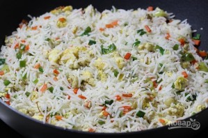 Рис с овощами и яйцом - фото шаг 6