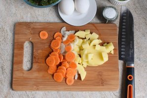 Щи с крапивой - фото шаг 2