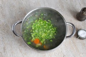 Щи с крапивой - фото шаг 7