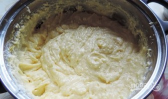 Творожный кекс с изюмом в духовке - фото шаг 2