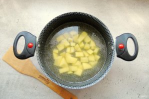 Суп с фрикадельками и стручковой фасолью - фото шаг 4