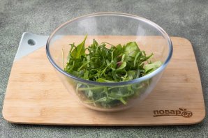 Фруктовый салат с клубникой, виноградом и бальзамическим уксусом - фото шаг 2
