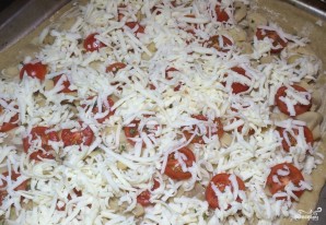 Пицца с сыром сулугуни - фото шаг 4