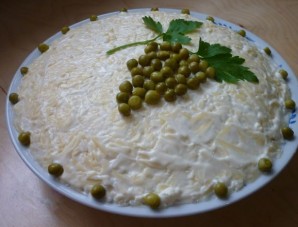 Салат с горбушей и сыром - фото шаг 7
