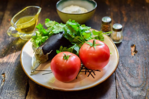Хрустящие баклажаны с помидорами и кинзой - фото шаг 1