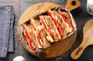 Свинина в духовке - фото шаг 7