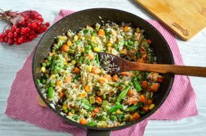 Рис с замороженными овощами - фото шаг 4