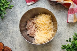 Зразы картофельные с мясом в духовке - фото шаг 5