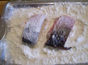 Жареная рыба с картошкой - фото шаг 3
