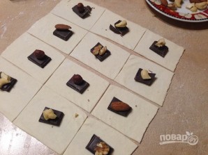 Слоеные печенья с шоколадом и орехами - фото шаг 2