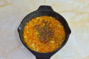 Рулетики из свинины с начинкой - фото шаг 9