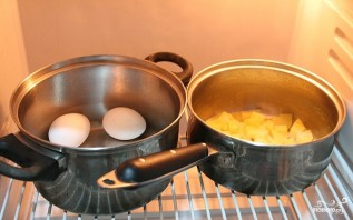 Cалат картофельный с яйцом - фото шаг 2